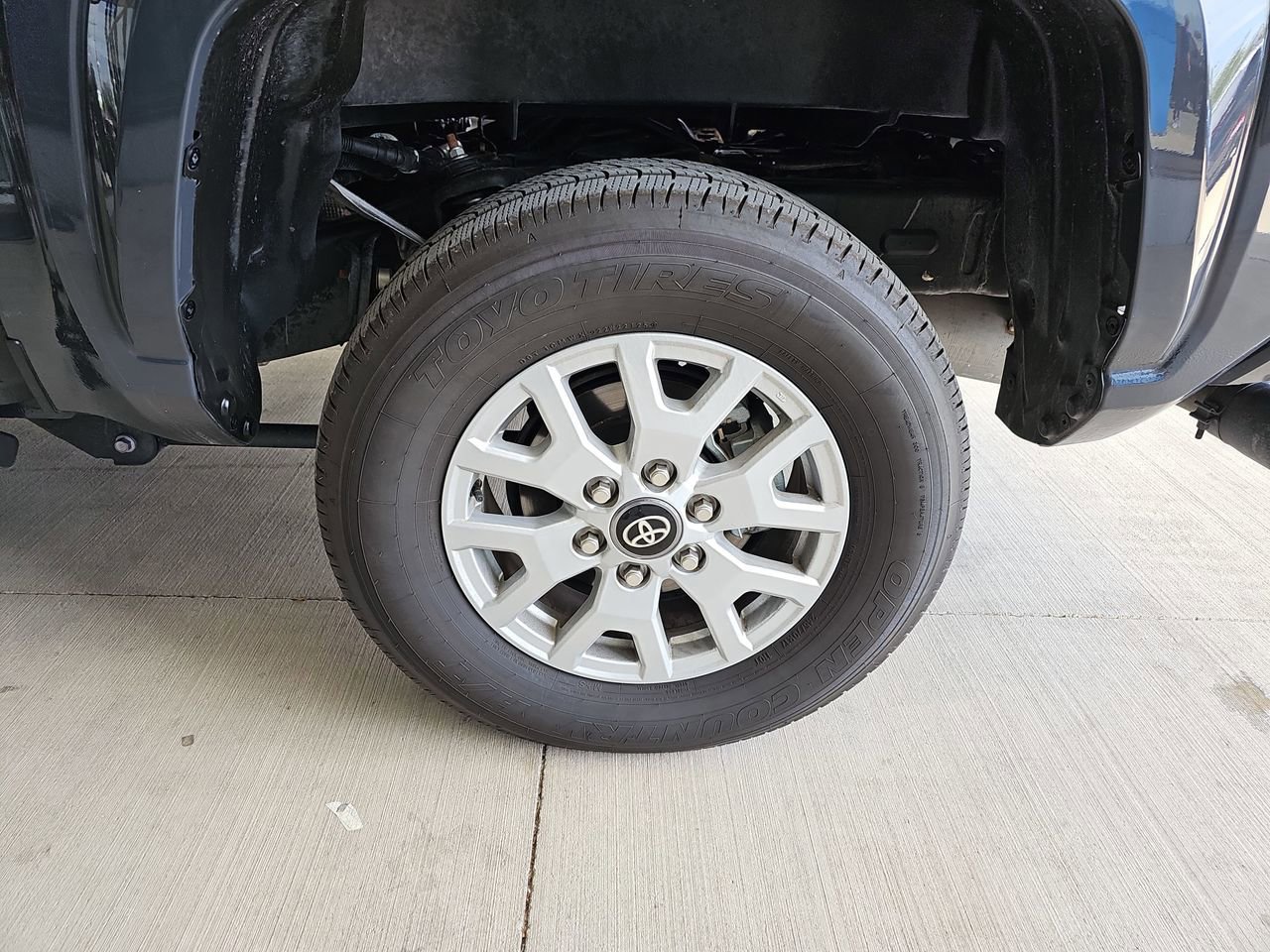 Used 2025 Toyota Tacoma SR5 image 36