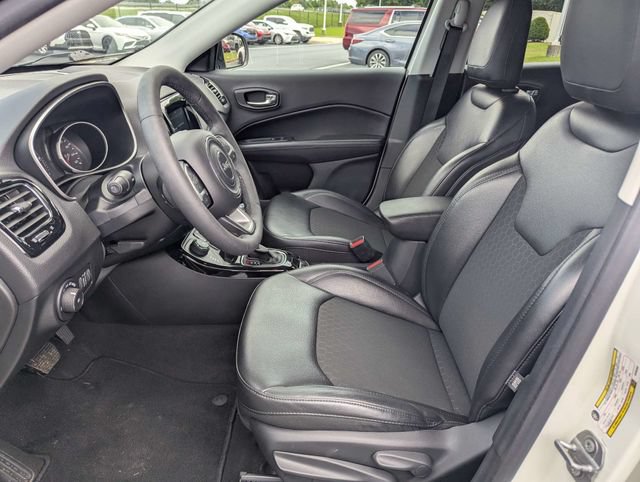 Used 2021 Jeep Compass Latitude w/ Sun and Sound Group AWD/4WD image 7