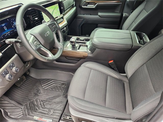 Used 2024 Chevrolet Silverado 1500 LT Trail Boss AWD/4WD image 3