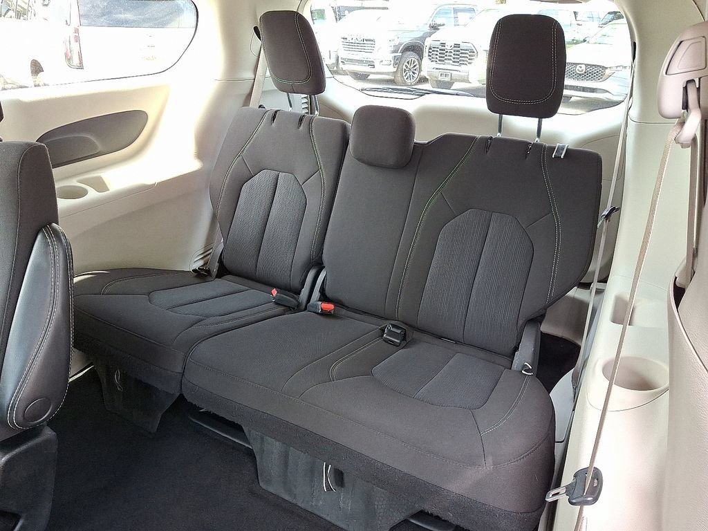 Certified 2023 Chrysler Voyager LX FWD image 10