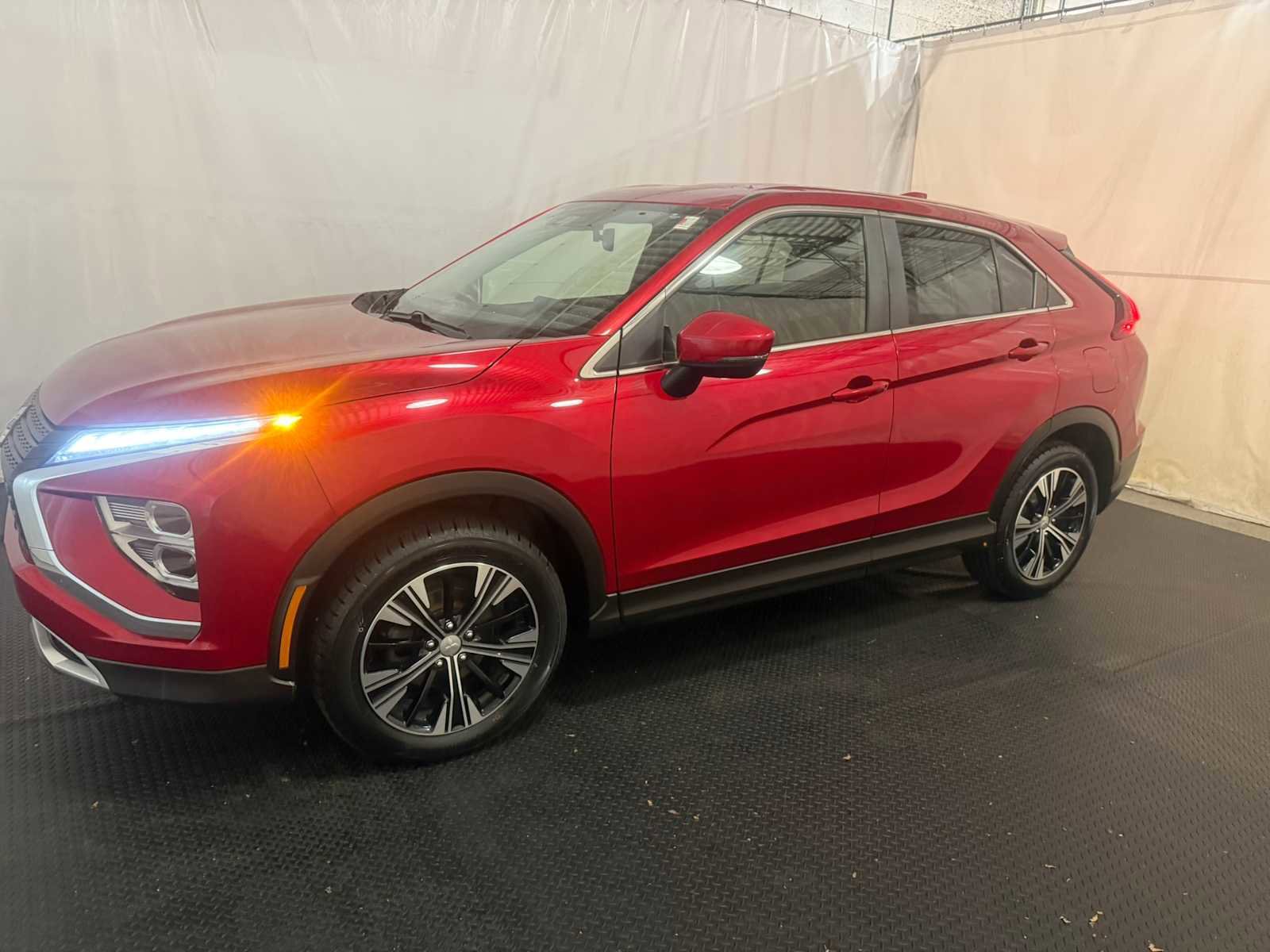 Used 2022 Mitsubishi Eclipse Cross SE image 2