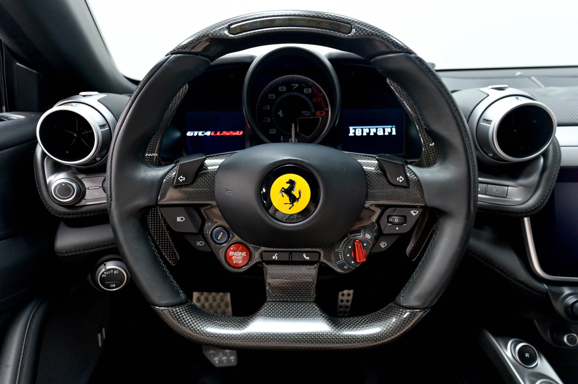 Used 2017 Ferrari GTC4Lusso AWD/4WD image 48