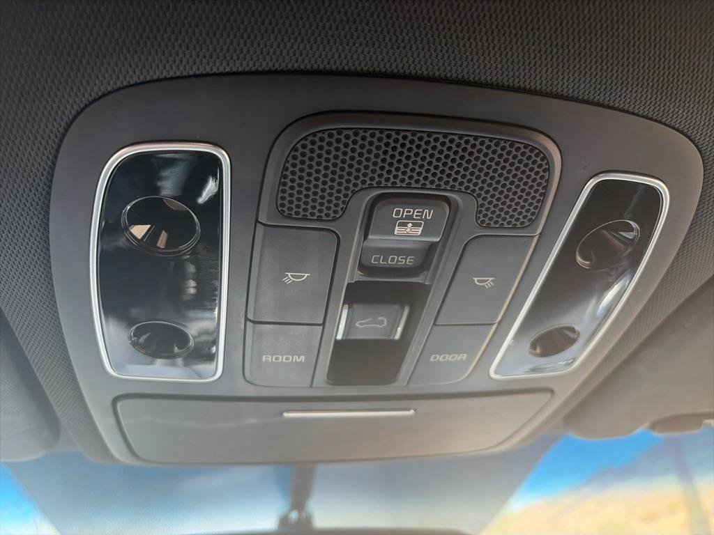Used 2015 Kia Soul ! w/ Sun & Sound Package FWD image 15
