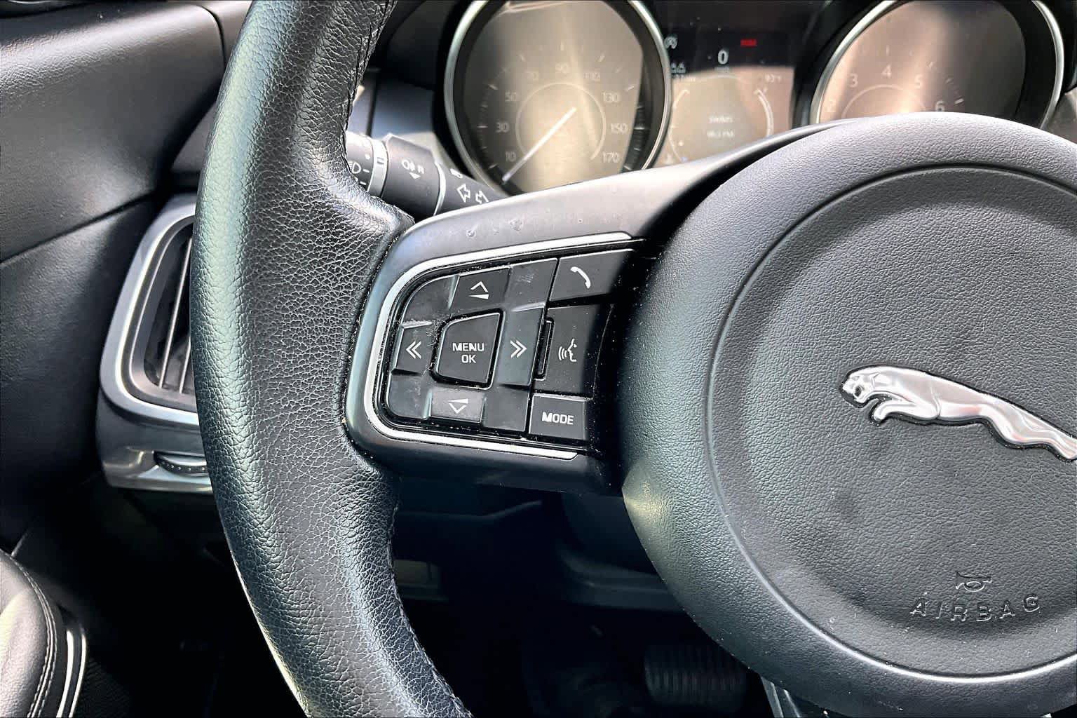 Used 2020 Jaguar E-PACE AWD/4WD image 24