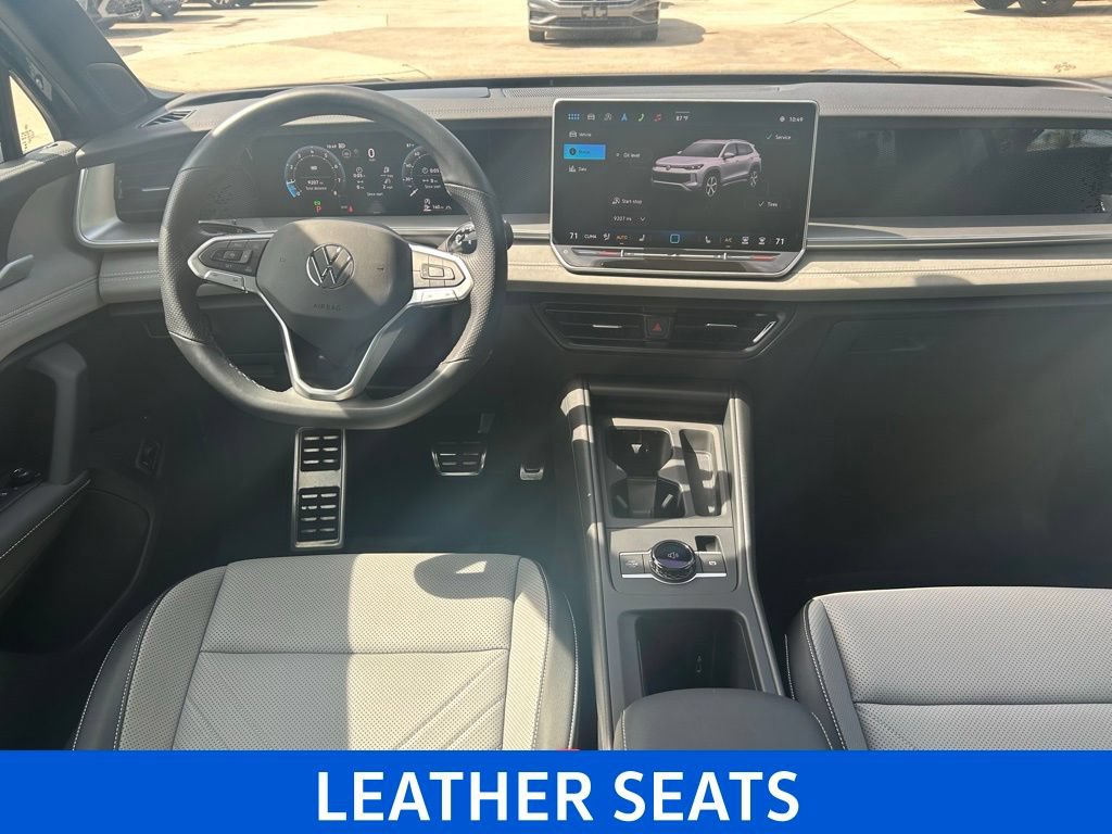 Certified 2025 Volkswagen Tiguan SE R-Line AWD/4WD image 11