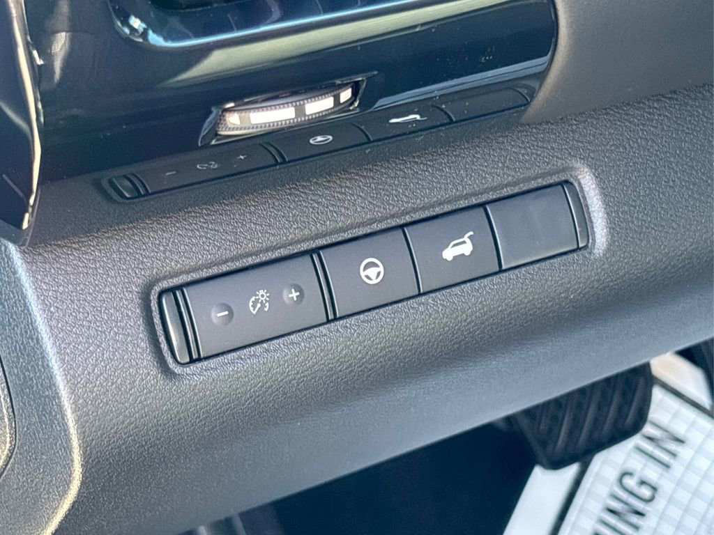New 2025 Nissan Pathfinder SV w/ Black Appearance Package image 38