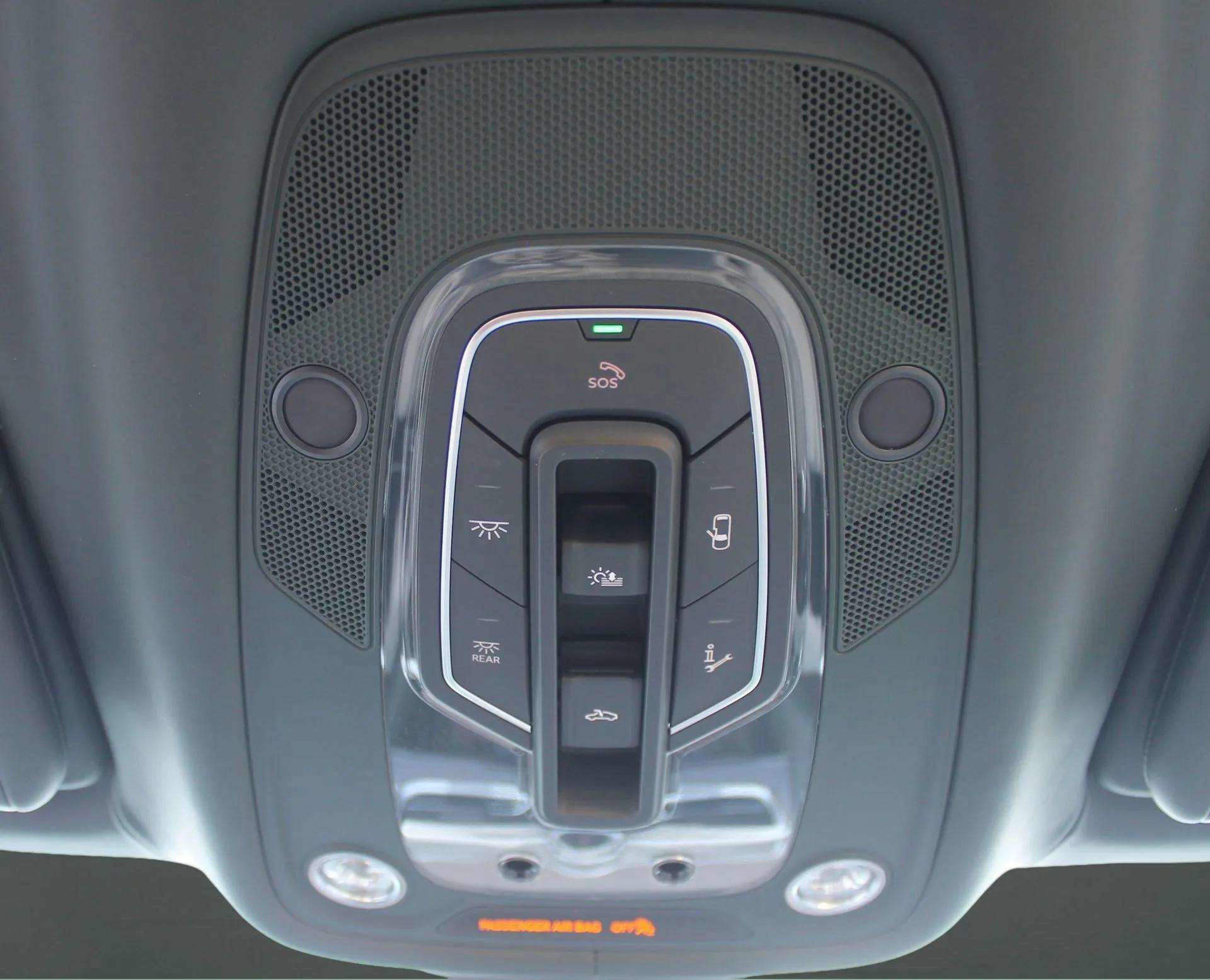 Certified 2024 Bentley Bentayga Extended Wheelbase AWD/4WD image 36