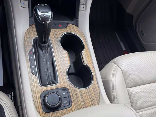 Used 2019 GMC Acadia Denali w/ Technology Package AWD/4WD image 25