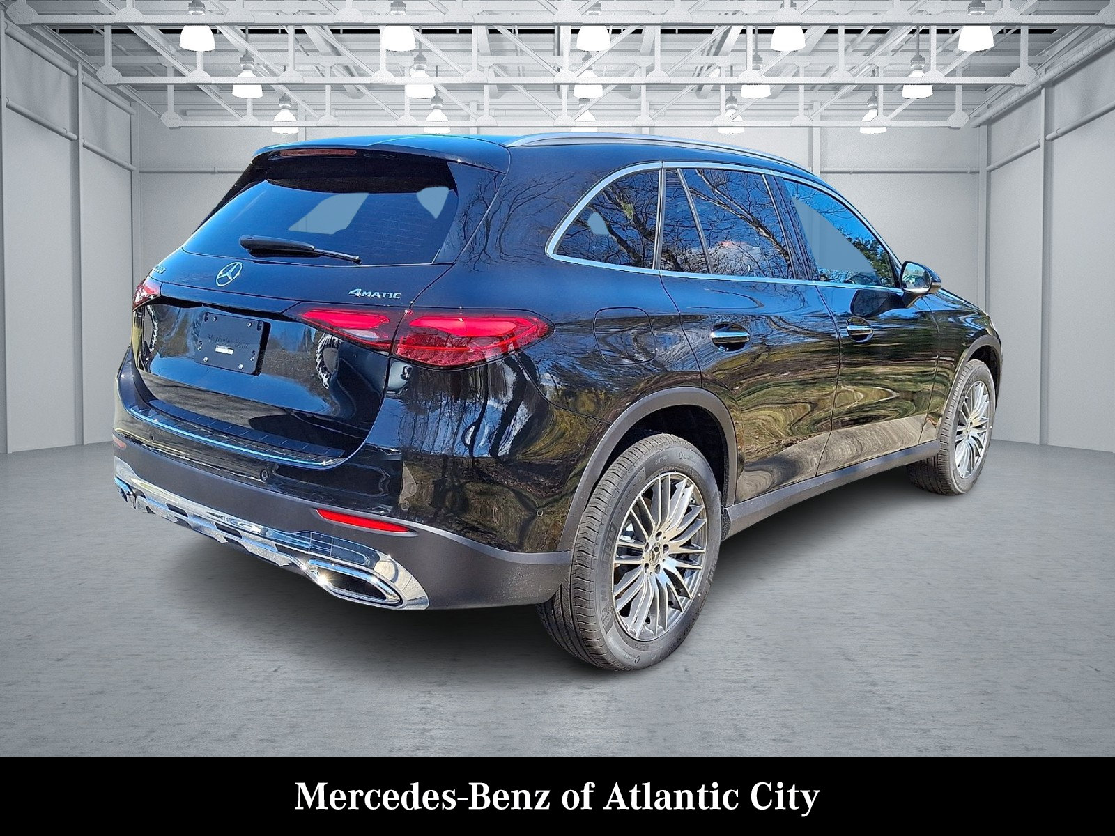 Used 2026 Mercedes-Benz GLC 300 4MATIC image 4