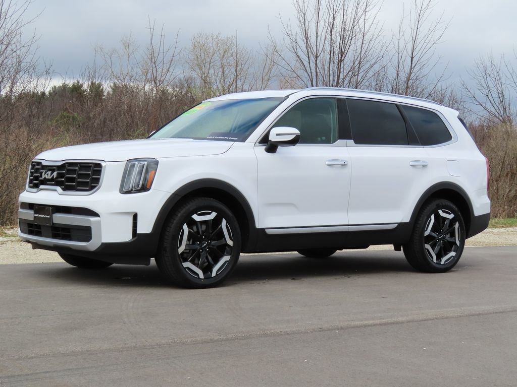 Used 2025 Kia Telluride S FWD image 19