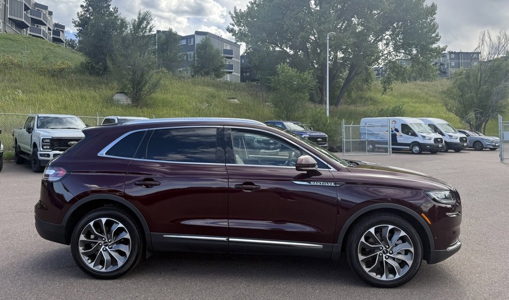 Certified 2022 Lincoln Nautilus Reserve image 8