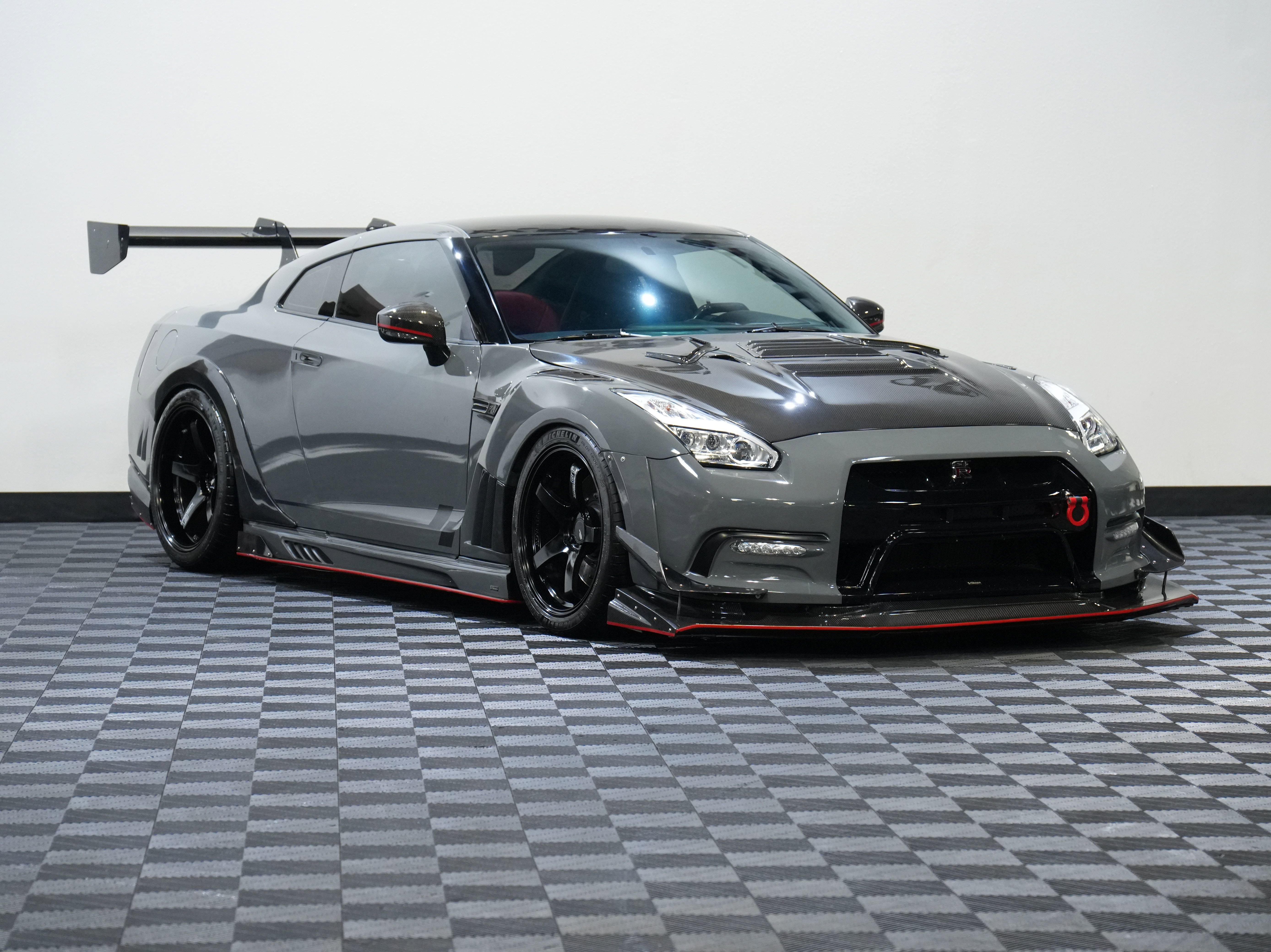 Used 2009 Nissan GT-R Premium AWD/4WD image 6
