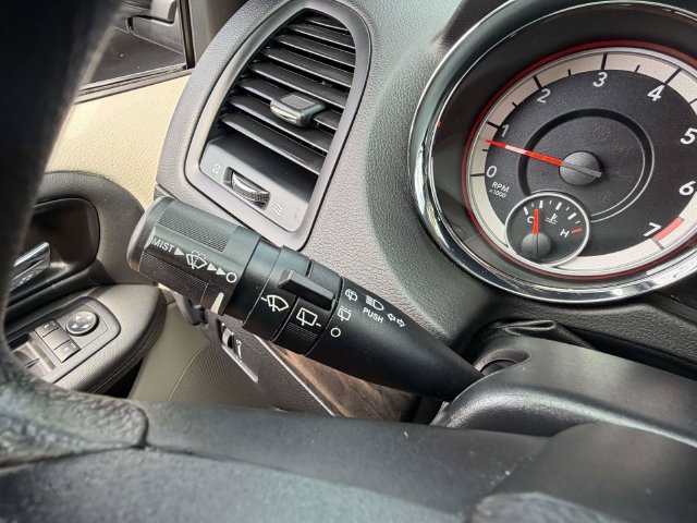 Used 2018 Dodge Grand Caravan SE w/ UConnect Hands-Free Group FWD image 26