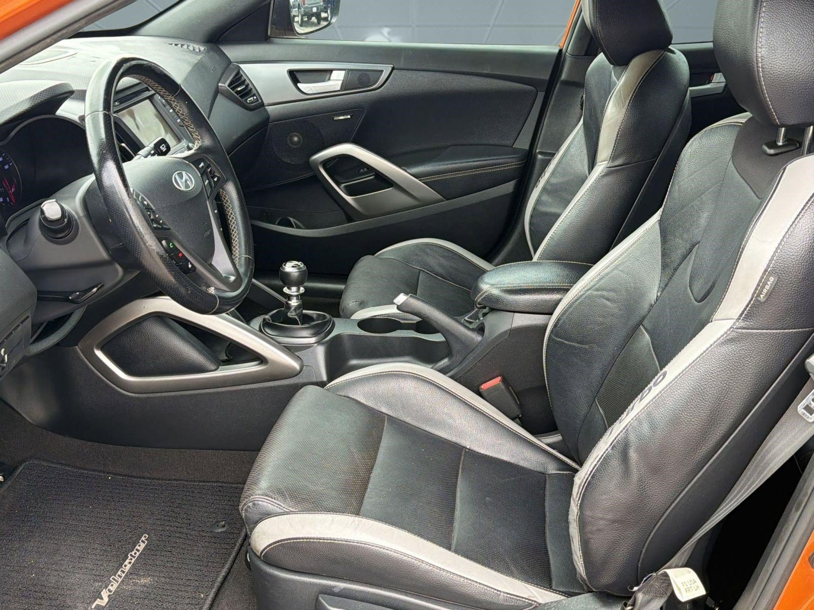 Used 2016 Hyundai Veloster Turbo FWD image 5