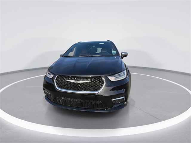 New 2026 Chrysler Pacifica Pinnacle image 3