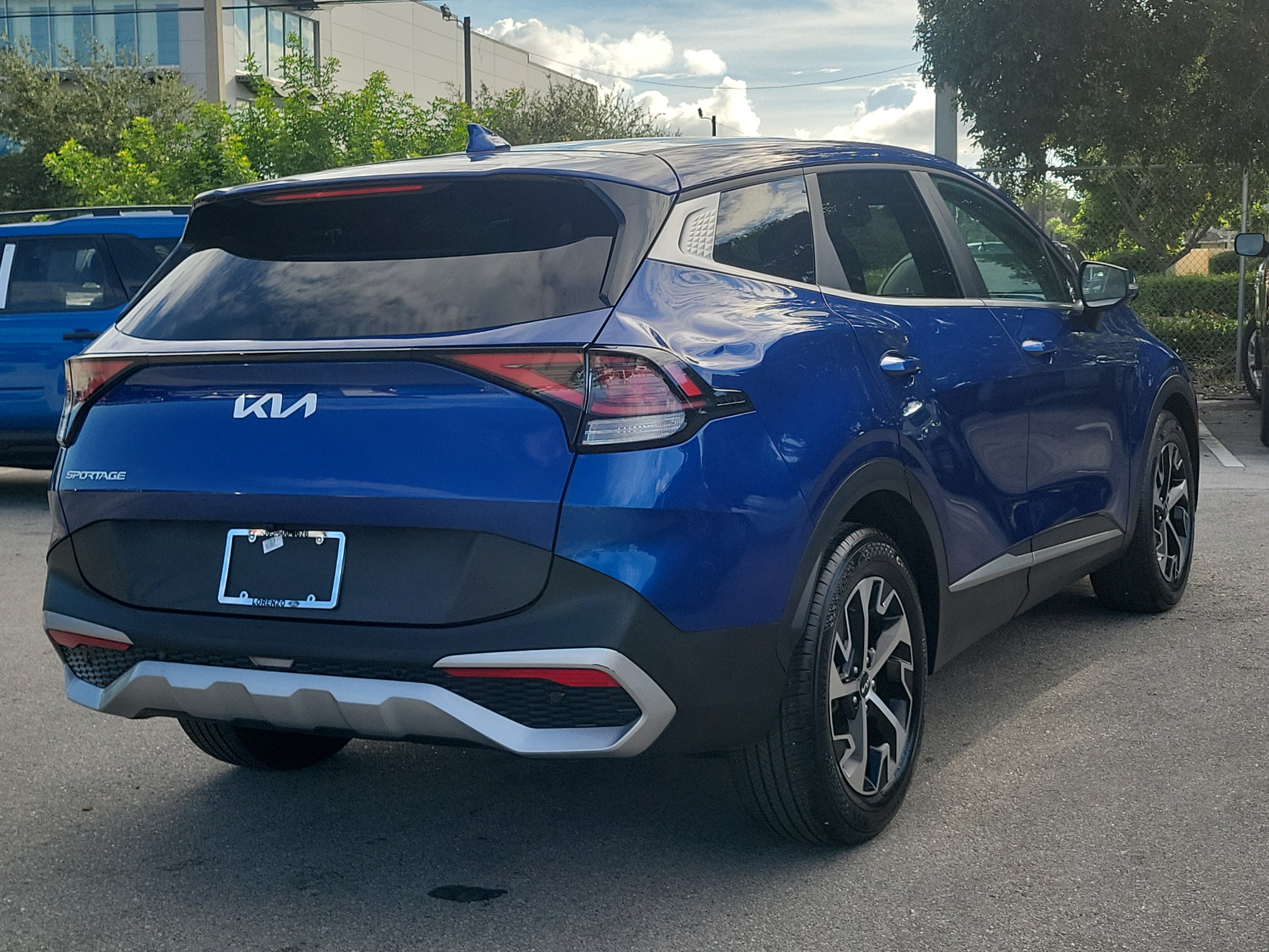 Used 2023 Kia Sportage EX FWD image 5