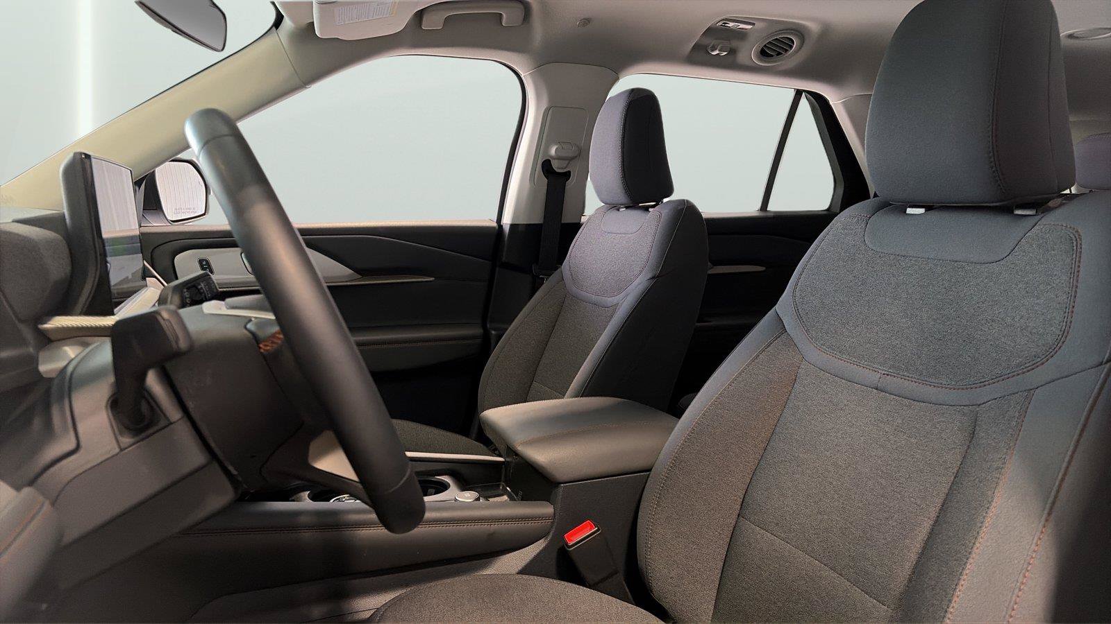 Certified 2025 Ford Explorer Active RWD image 10