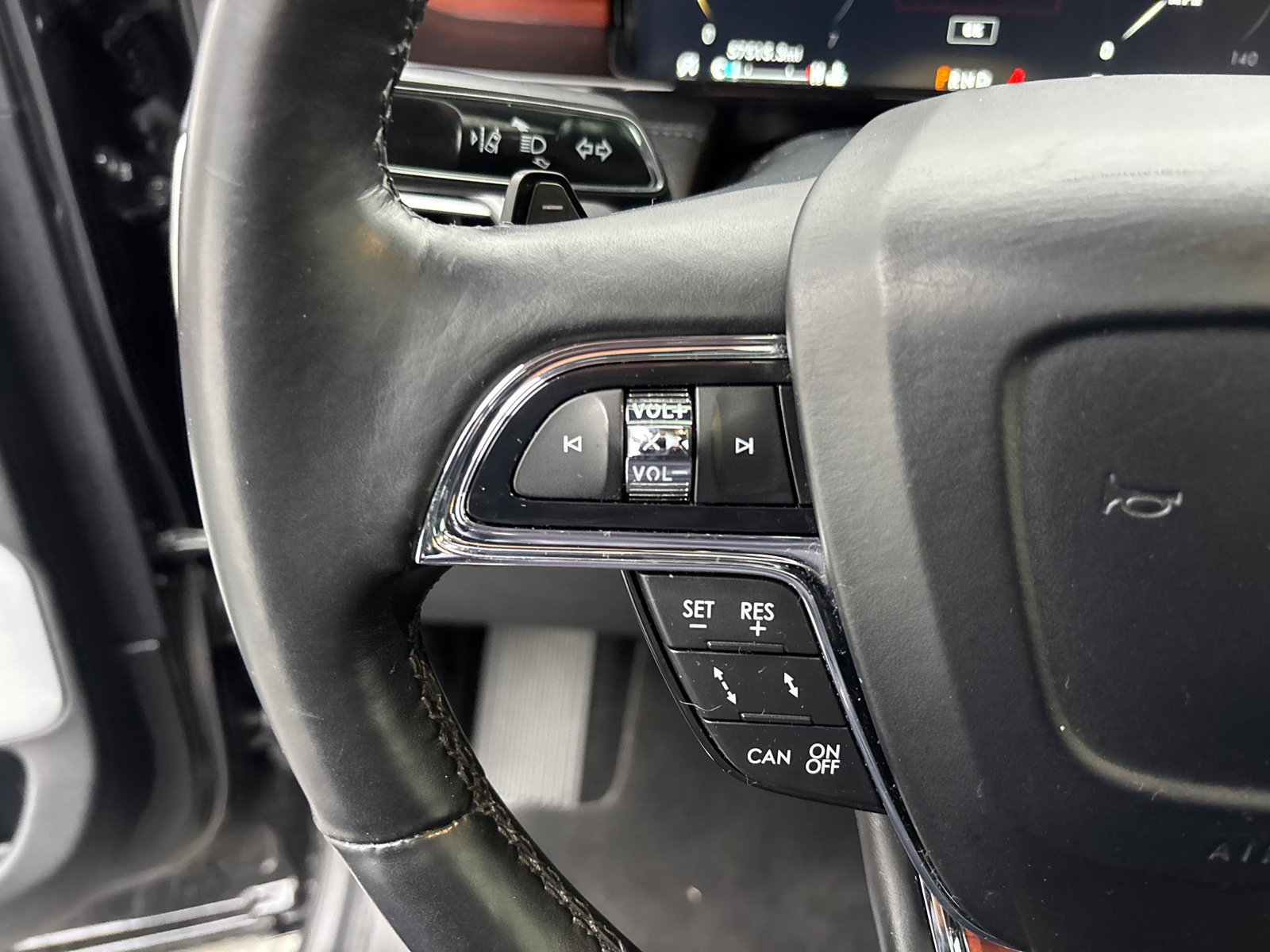 Used 2020 Lincoln Navigator Reserve w/ Equipment Group 208A Reserve image 17