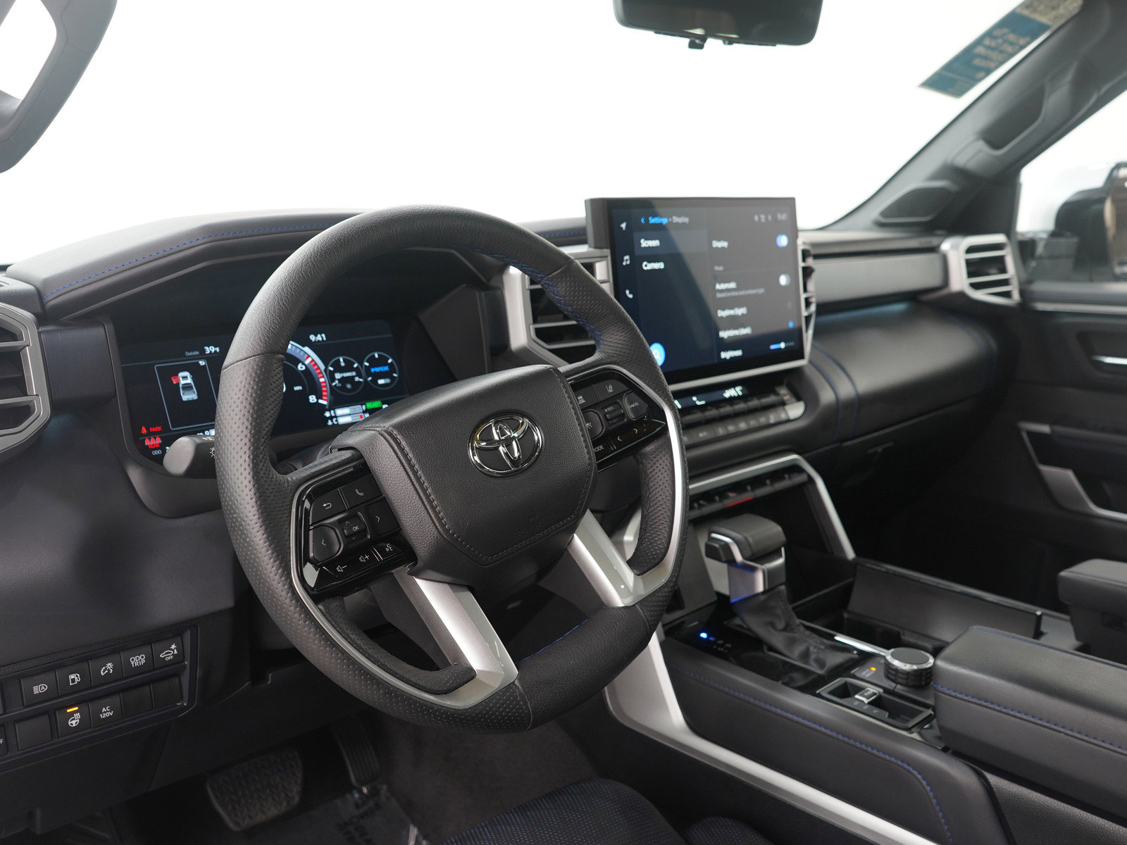 Used 2025 Toyota Tundra Platinum image 28