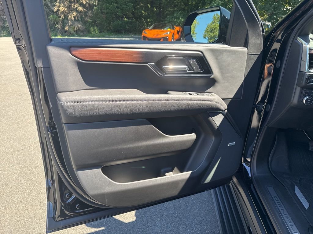 New 2025 GMC Yukon XL Denali w/ Sun & Power Step Package image 22