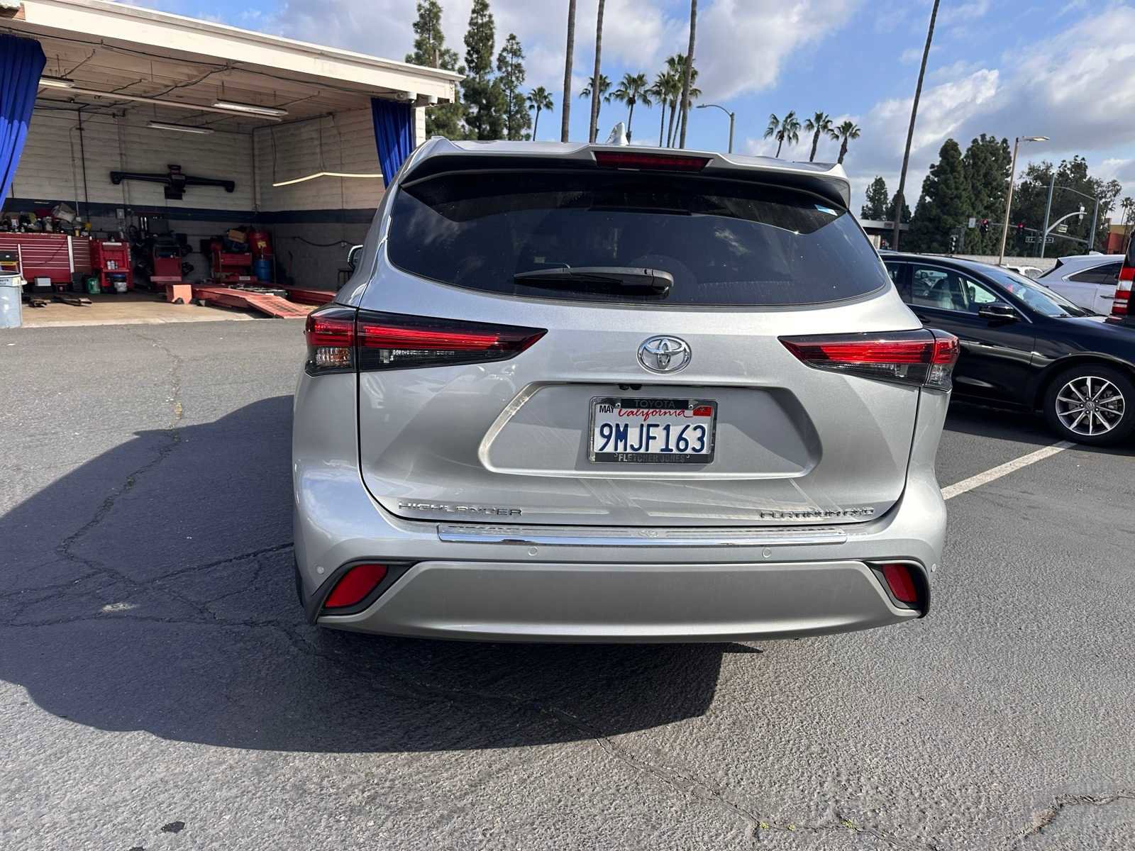 Used 2024 Toyota Highlander Platinum image 4
