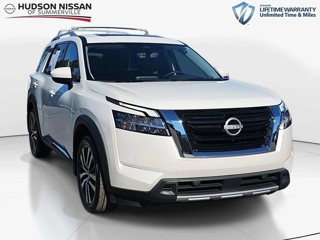 Used 2024 Nissan Pathfinder Platinum w/ Cargo Package