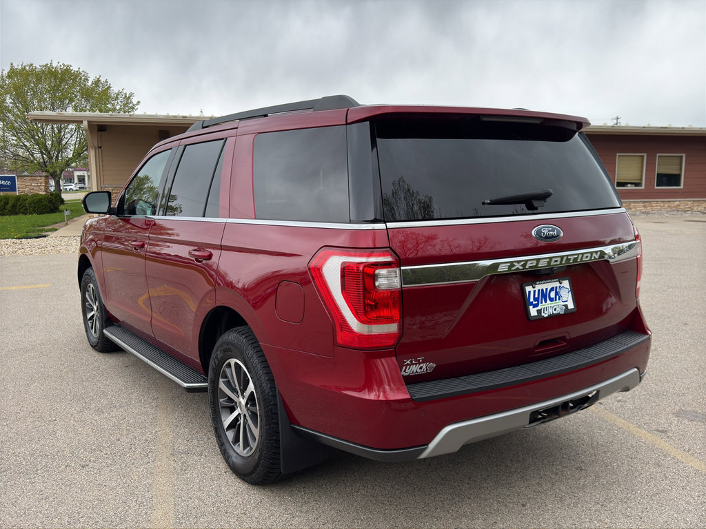 Used 2019 Ford Expedition XLT w/ Equipment Group 202A AWD/4WD image 12
