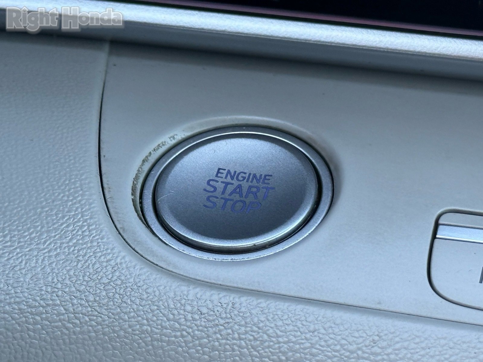 Used 2024 Hyundai Elantra Limited image 25