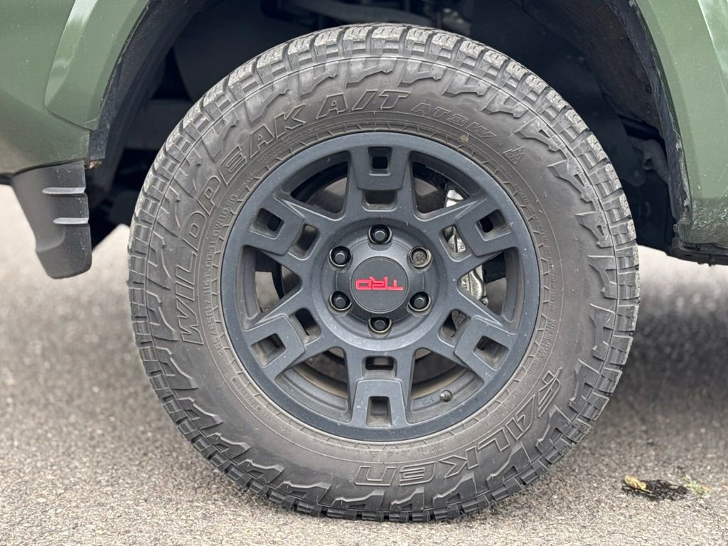 Used 2022 Toyota Tacoma Limited AWD/4WD image 9