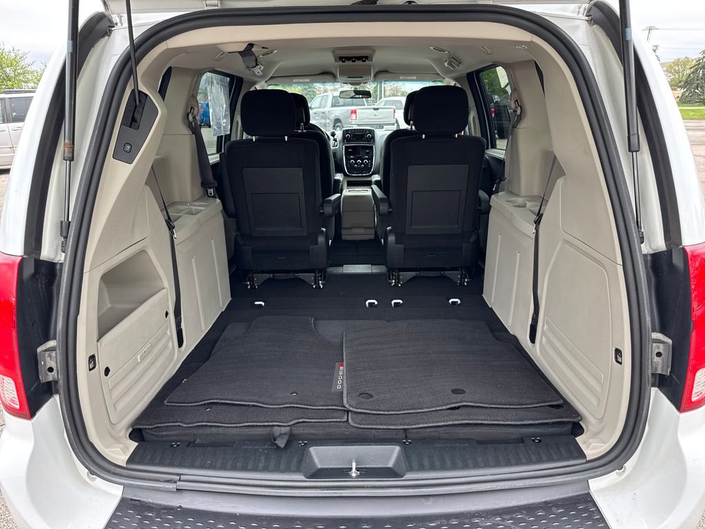 Used 2015 Dodge Grand Caravan SXT FWD image 25