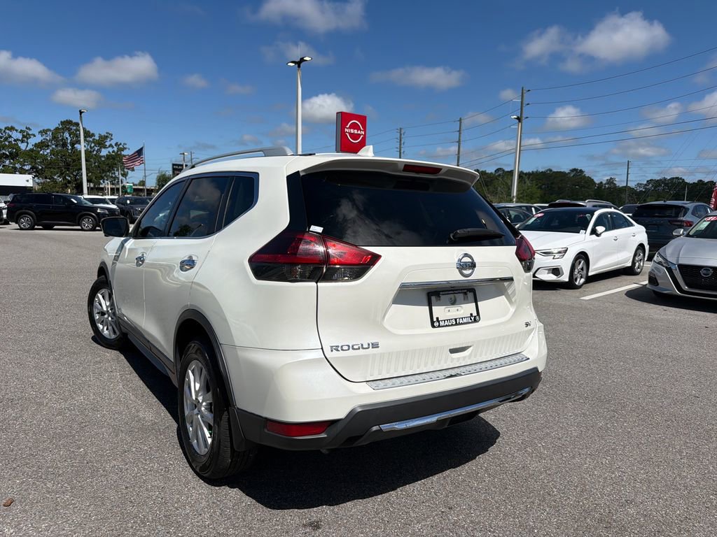 Used 2018 Nissan Rogue SV w/ Premium Package FWD image 5