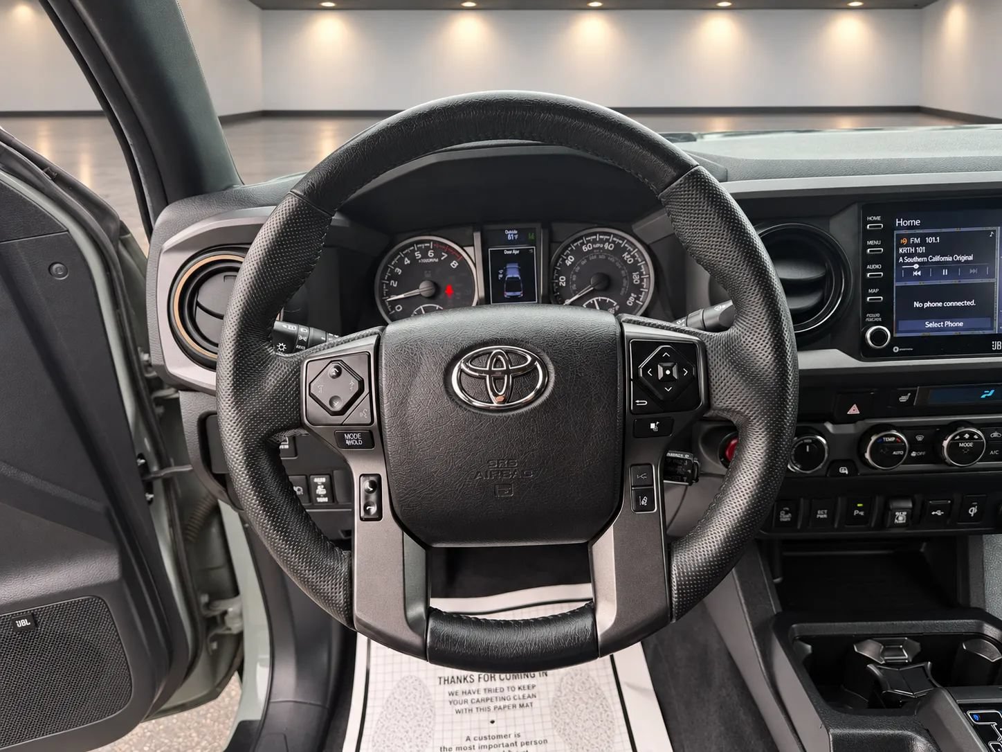 Used 2022 Toyota Tacoma TRD Off-Road w/ TRD Premium Off Road Package AWD/4WD image 15