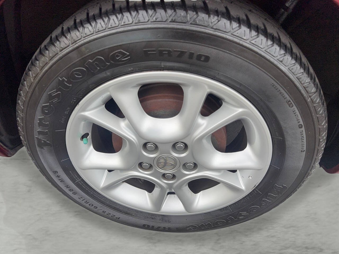 Used 2004 Toyota Sienna XLE w/ XLE Pkg 19 FWD image 32