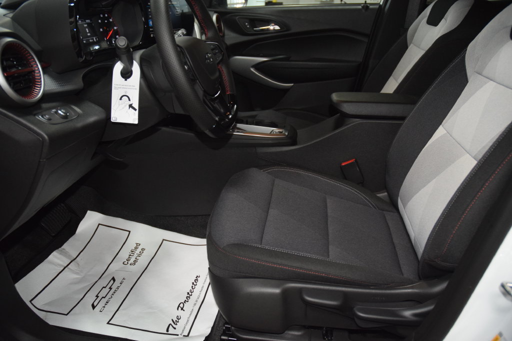 New 2026 Chevrolet Trax RS FWD image 37