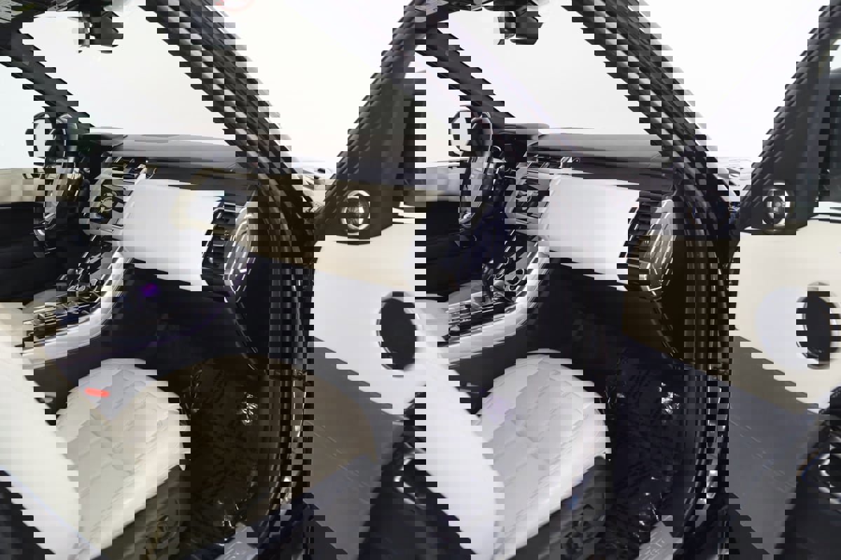 Used 2021 Land Rover Range Rover Sport HSE Silver Edition image 50