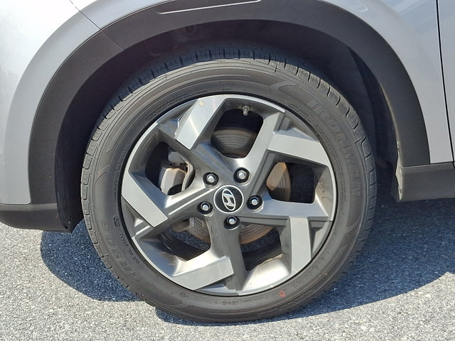 Certified 2025 Hyundai Venue SEL FWD image 8