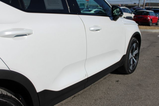 Used 2025 Volvo XC40 B5 Plus image 49