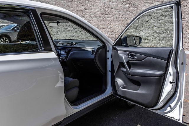 Used 2016 Nissan Rogue S AWD/4WD image 15