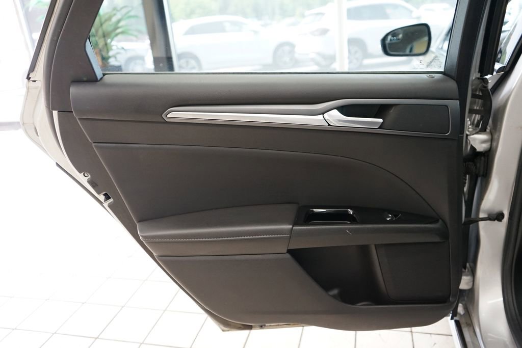 Used 2016 Ford Fusion Titanium FWD image 43