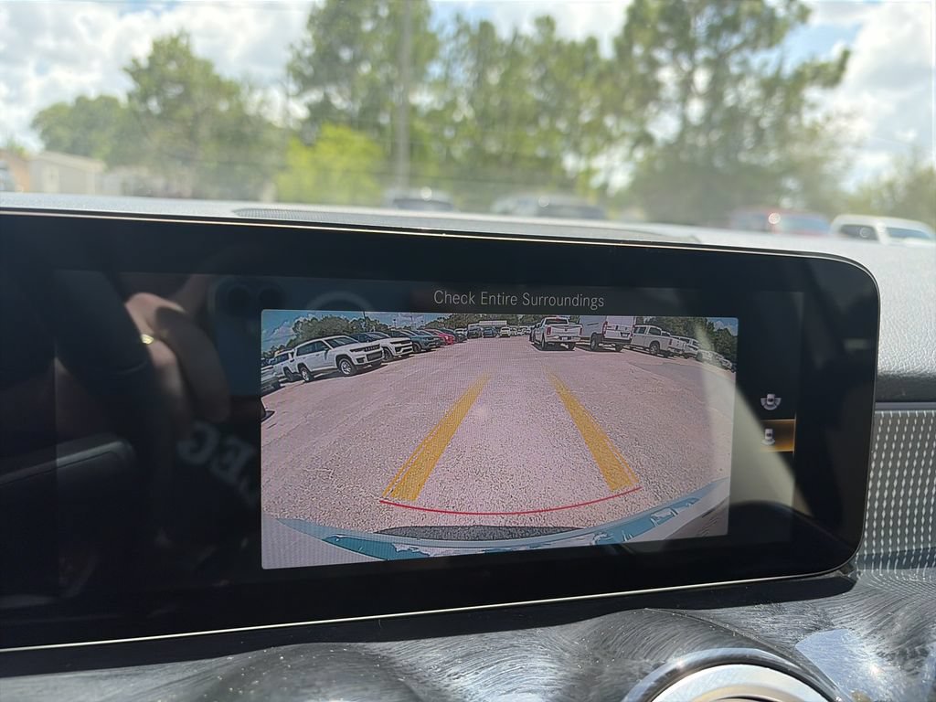 Used 2022 Mercedes-Benz GLB 250 image 26