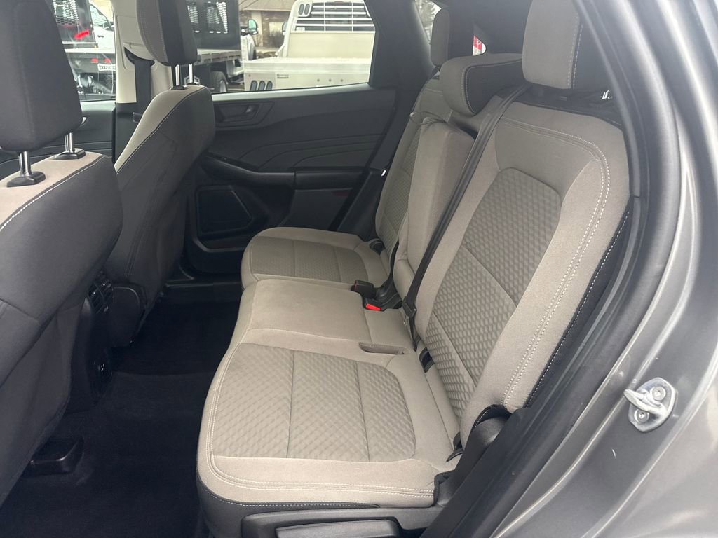 Used 2022 Ford Escape SE w/ Convenience Package image 16