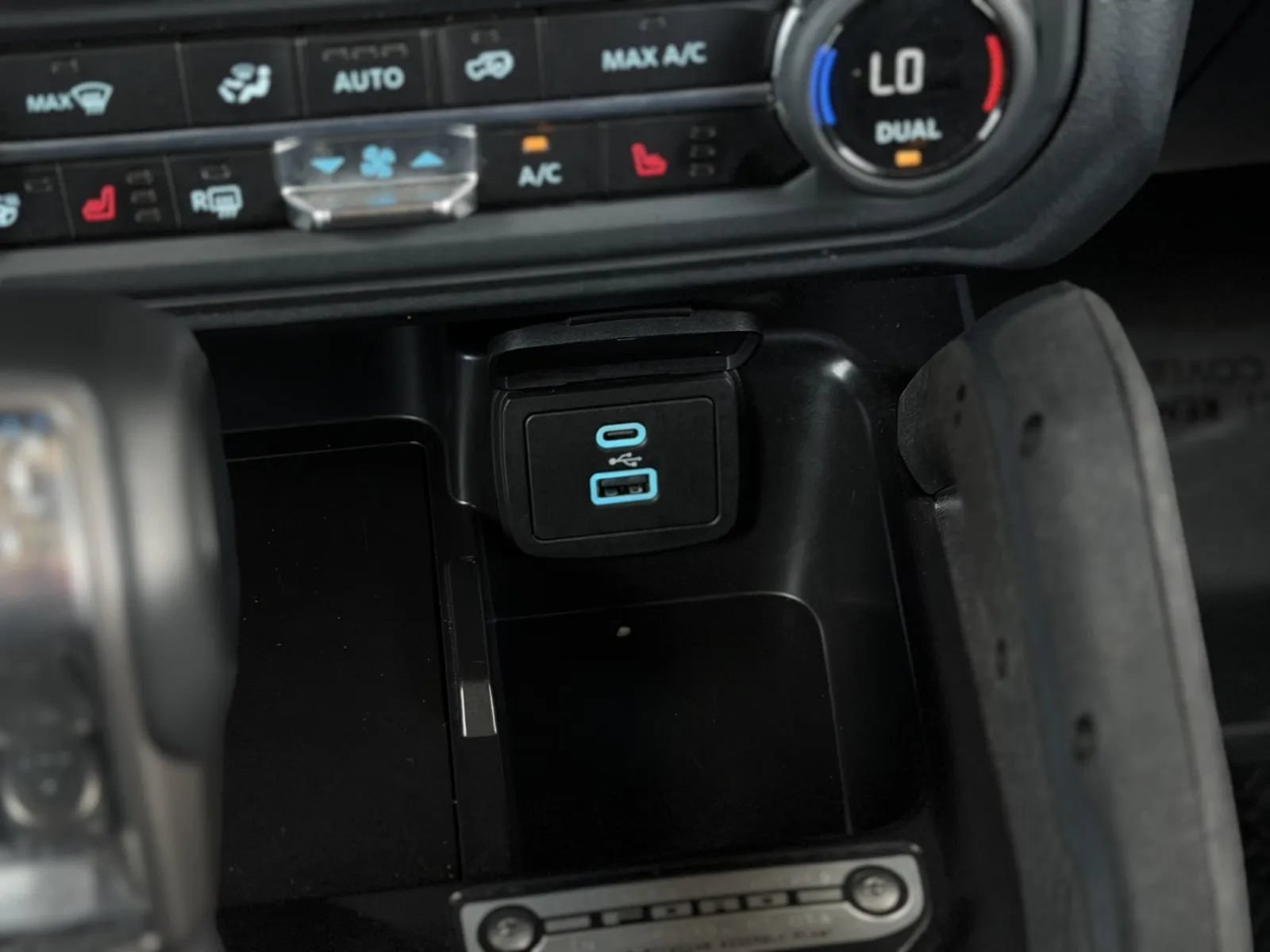 Used 2025 Ford Bronco Badlands AWD/4WD image 35