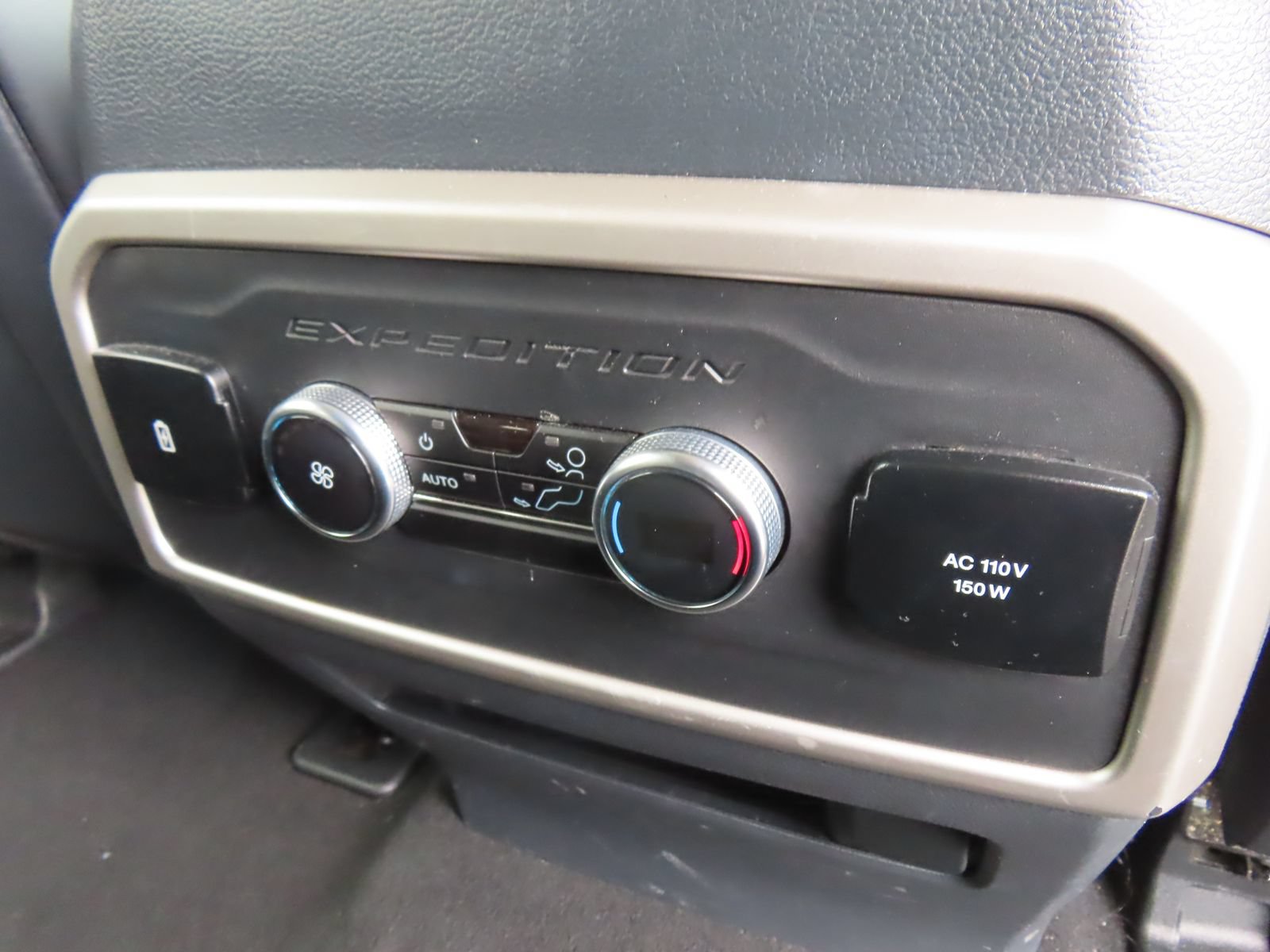 Used 2024 Ford Expedition Max XLT AWD/4WD image 34
