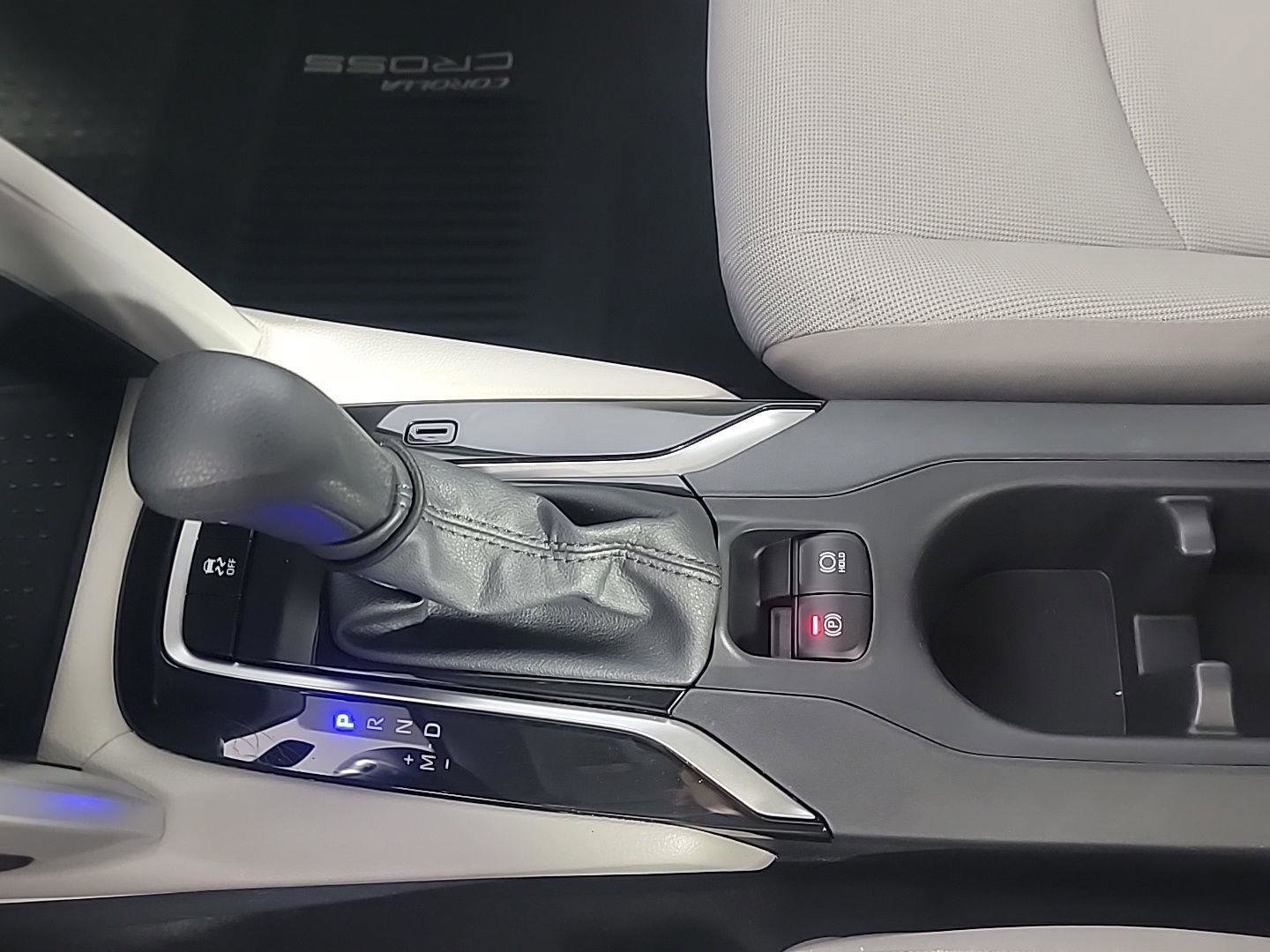 Used 2024 Toyota Corolla Cross L image 31