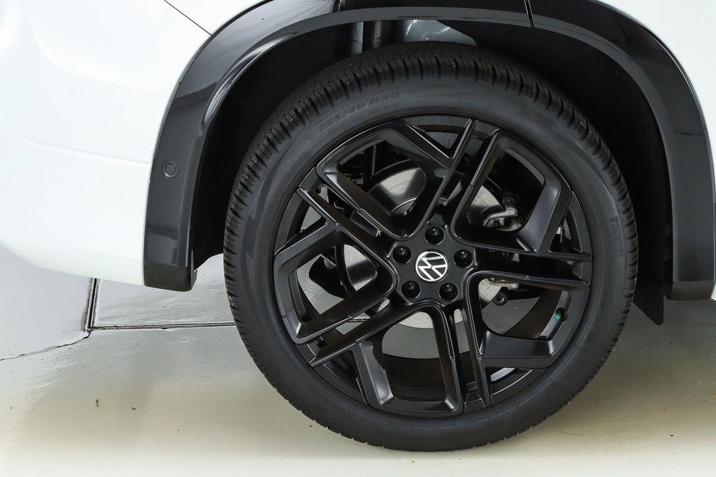 New 2026 Volkswagen Tiguan SE R-Line image 13