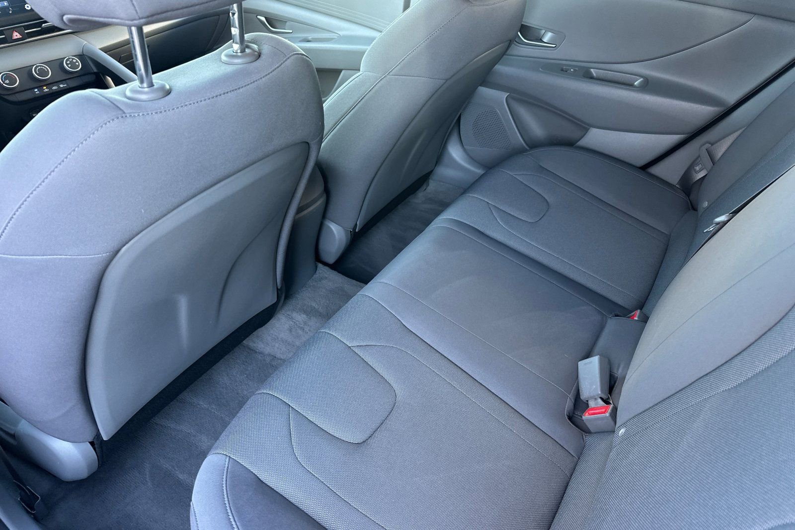 Used 2023 Hyundai Elantra SE image 15