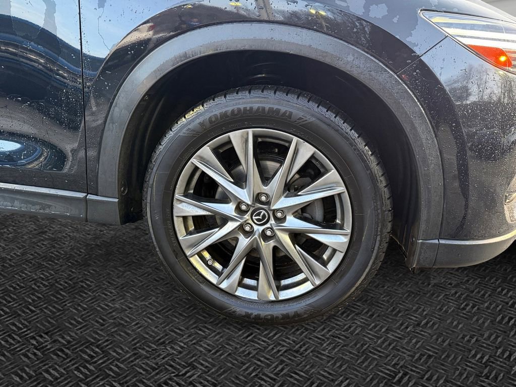 Used 2019 MAZDA CX-5 Signature image 11