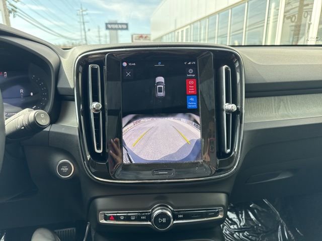 Certified 2025 Volvo XC40 B5 Core image 25