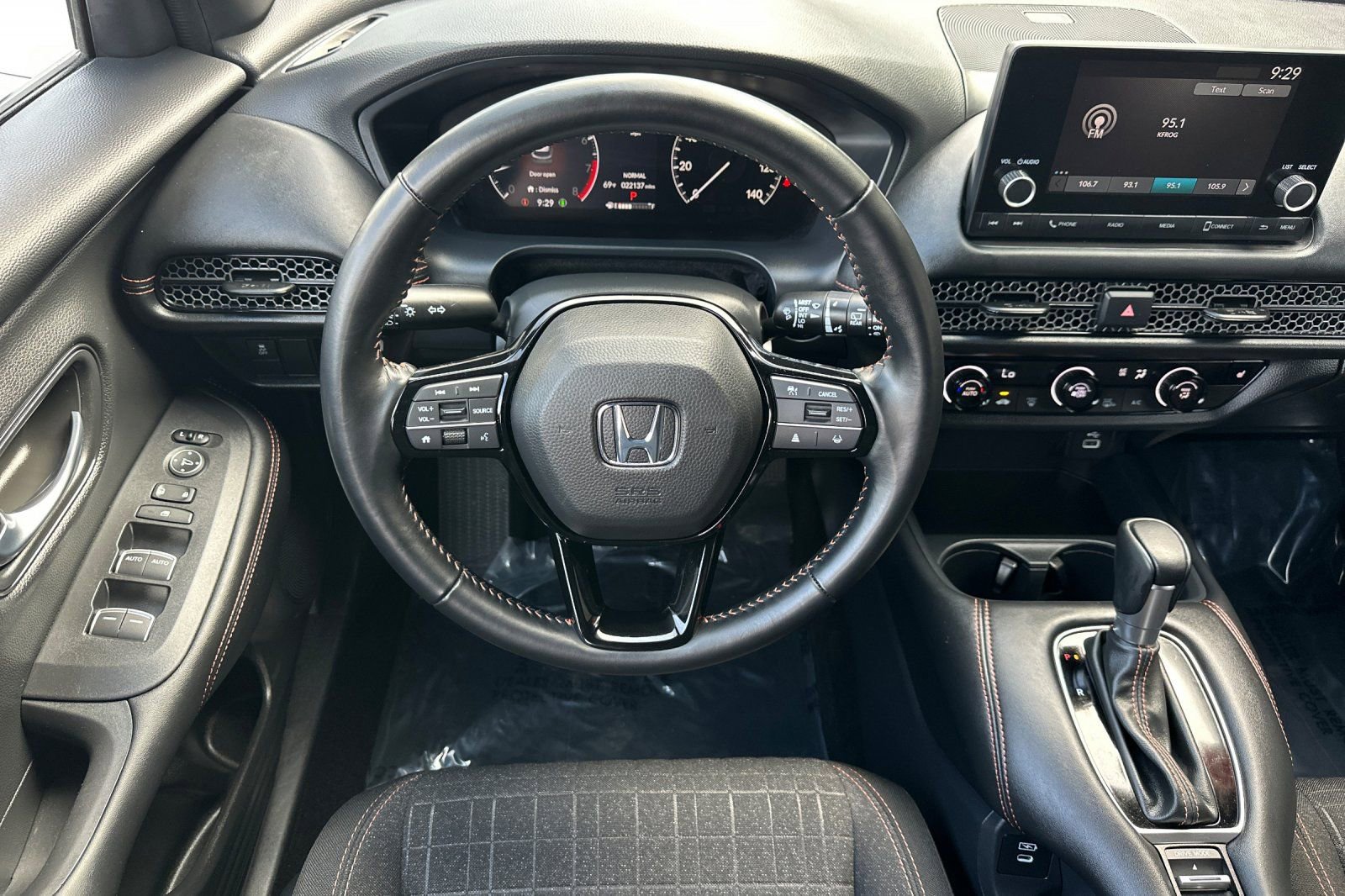 Used 2025 Honda HR-V Sport image 15