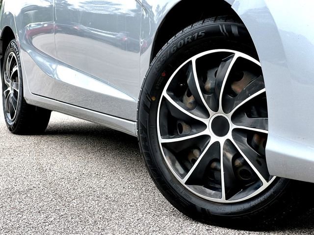 Used 2020 Honda Fit LX image 2